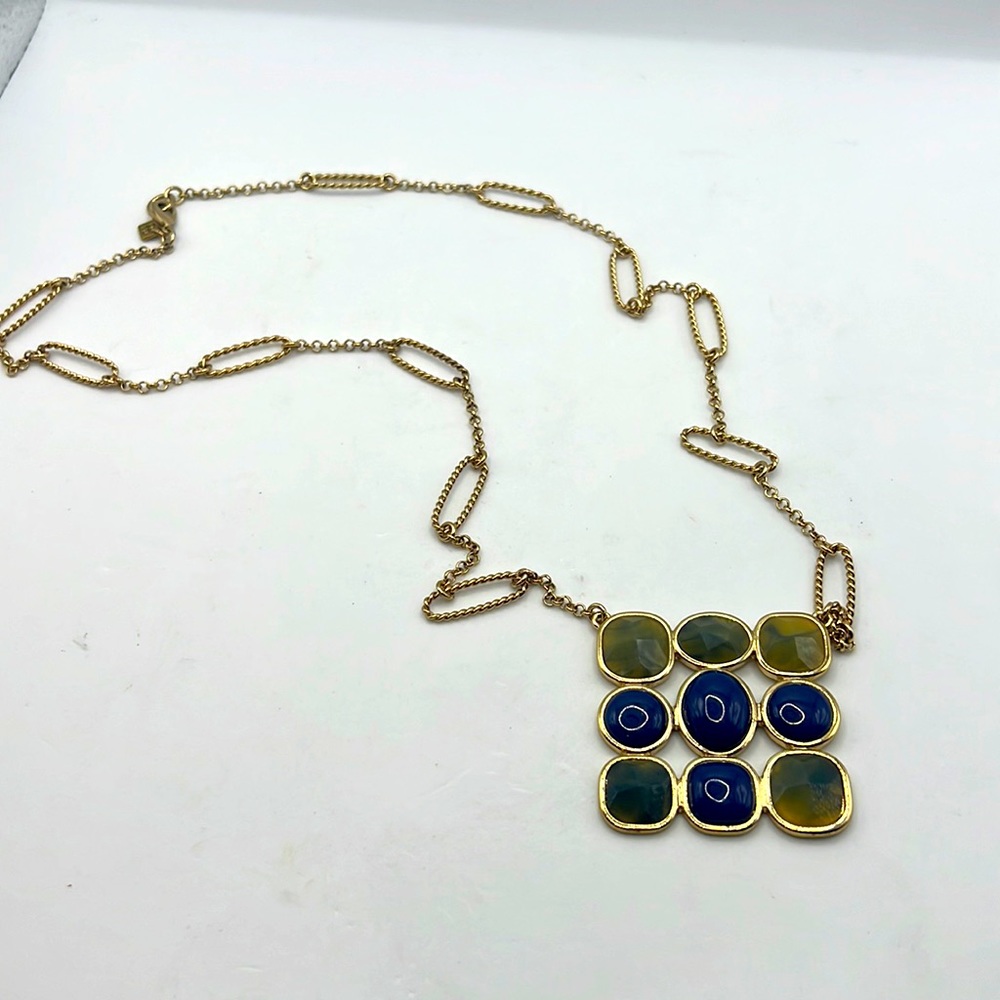 Banana Republic pendant necklace